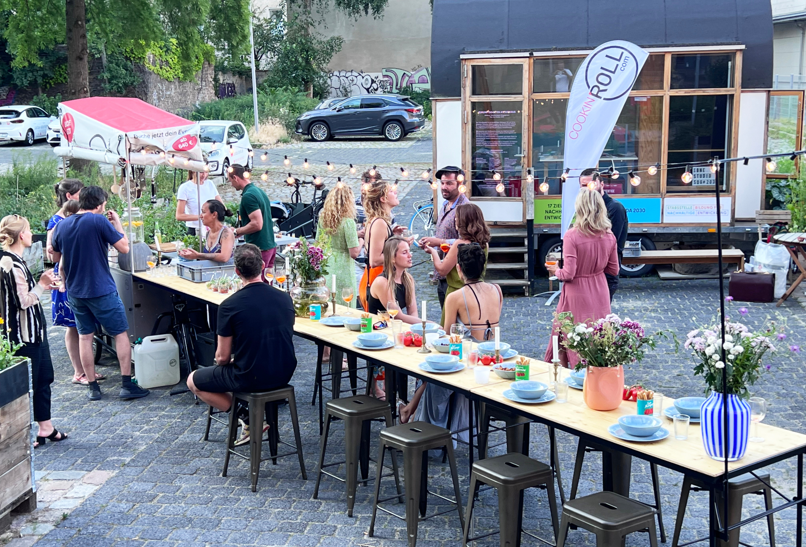 Events 4 Tiny House kombiniert mit der Tafel vom LIVIN*ROLL Fahrradanhänger