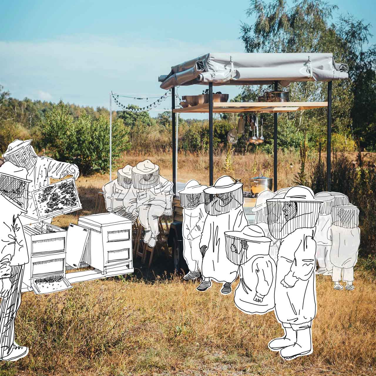 Bienenstock mit Imkern im Freien